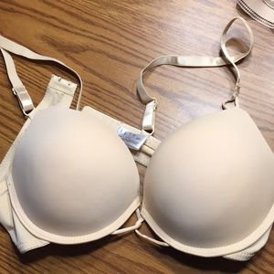 Nude push-up bra. Padded.